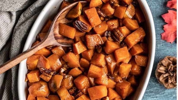 بطاطا حلوة مشوية مع شراب القيقب والبيكان