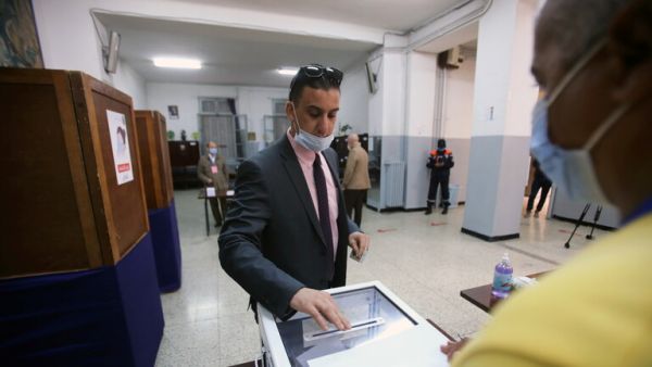 الاستفتاء على الدستور الجديد