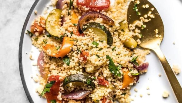 خضار مشوية مع كسكسي على الطريقة المغربية