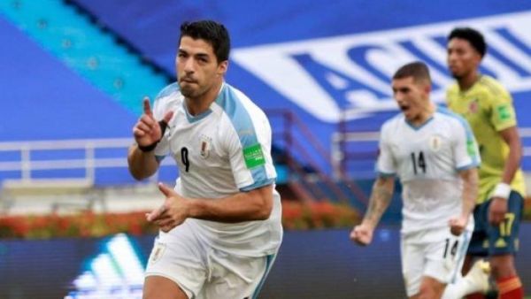 سواريز يحتفل بهدفه