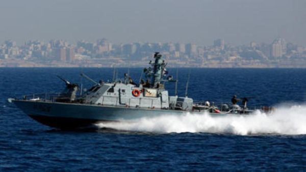 زورقان حربيان إسرائيليان يخرقان المياه الاقليمية اللبنانية