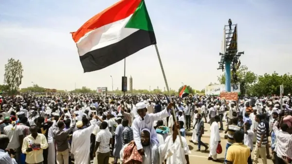 لجنة حكومية تقيل مئات العاملين بمؤسسات الدولة في السودان
