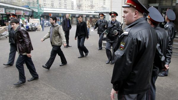 كورونا يقلص عدد المهاجرين في روسيا إلى النصف تقريبا