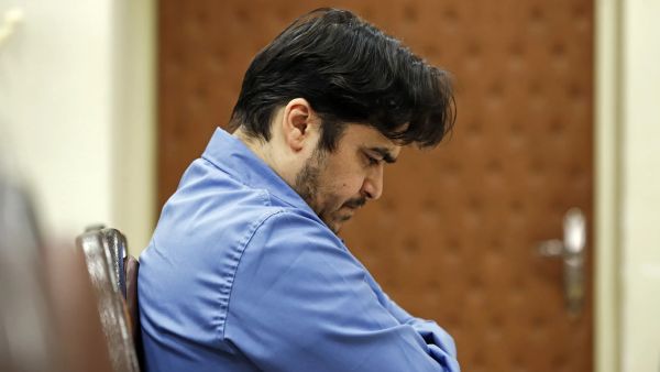 الصحافي الإيراني المعارض روح الله زام