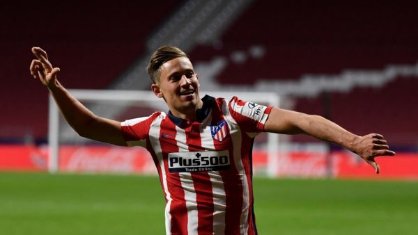 يورينتي يحتفل بهدفه