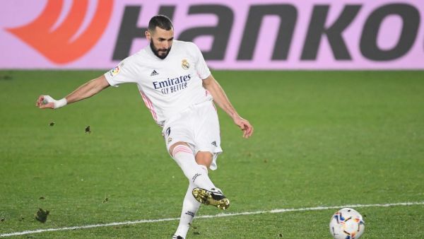 بنزيمة يقود ريال مدريد لفوز جديد