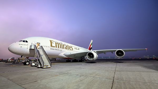 طيران الإمارات استقبلت الأولى من 3 طائرات A380 تتسلمها في ديسمبر
