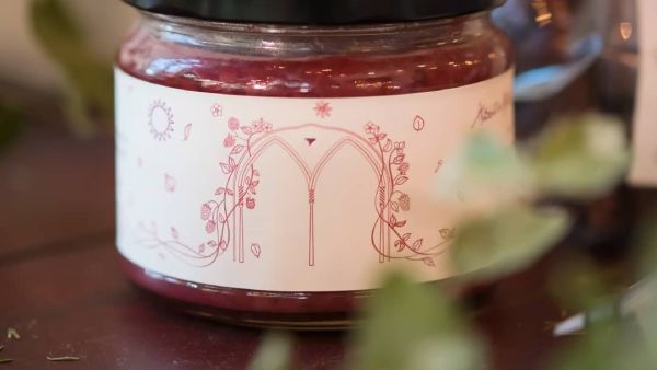 That fruity onion marmalade is the perfect pairing for your festive canapés. Hurry up and get yours now in our “Selection des Chefs” pack! (Twitter)