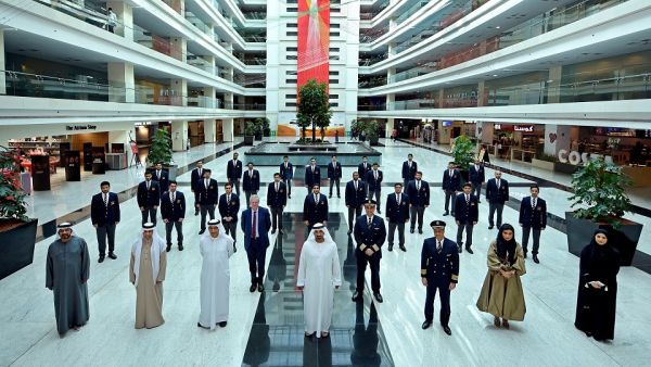 أكاديمية الإمارات لتدريب الطيارين تحتفل بتخريج أول فوج من طلبتها