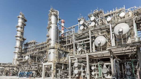 يأتي مشروع توسعة مصفاة اينوك لضمان تزويد الأسواق المحلية والدولية بمنتجات عالية الجودة وصديقة للبيئة مصفاة اينوك تحصد جائزتي "أفضل مشروع وطني وخليجي للنفط والغاز"