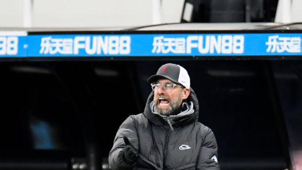 يورغن كلوب مدرب ليفربول في وضعية حرجة