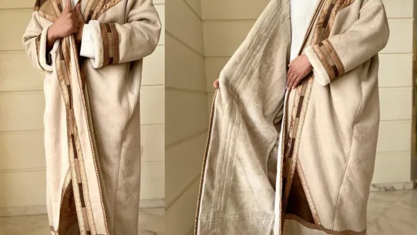 Some women choose to wear a farwa instead of an abaya during the winter. (Twitter)