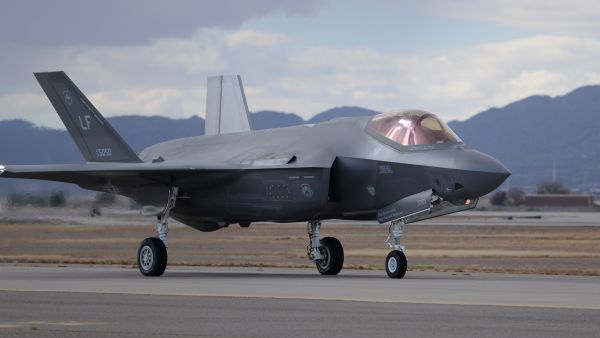 طائرة F-35 المقاتلة