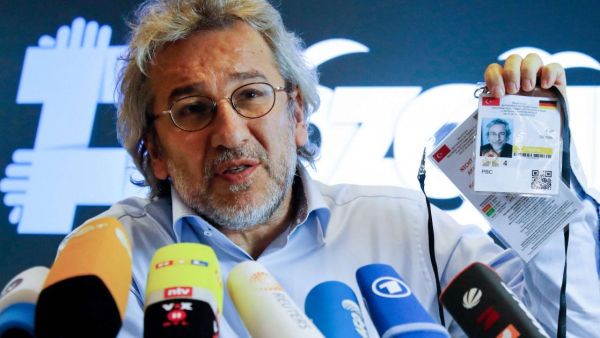 الصحافي المعارض المعروف جان دوندار