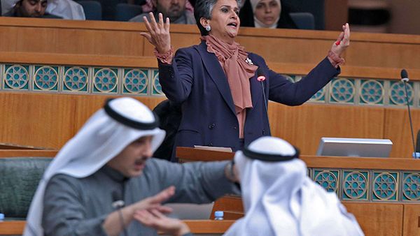 Kuwaiti MP Safaa al-Hashem speaks during a parliament session at Kuwait’s national assembly in Kuwait City, on January 10, 2017. (AFP)