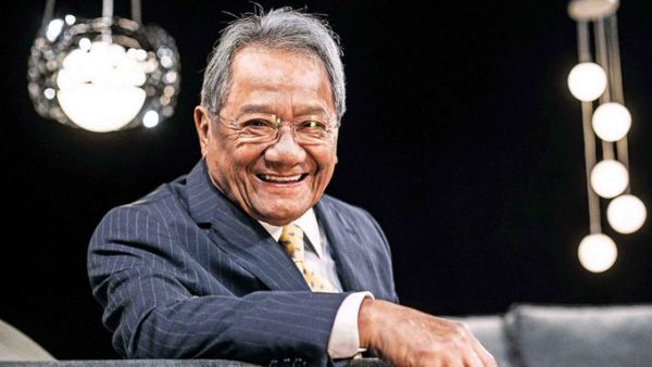 Celebrated Mexican singer-songwriter Armando Manzanero (Twitter)