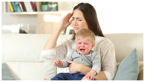 البكاء يفرز الأوكسيتوسين والإندورفين الذي سيجعل طفلك يشعر بالتحسن ويقلل من أي ألم جسدي