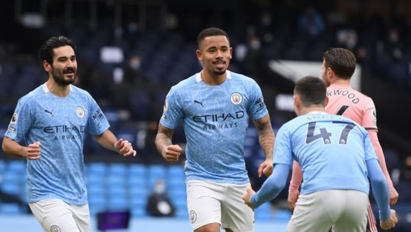 سيتي يبتعد في الصدارة مؤقتاً