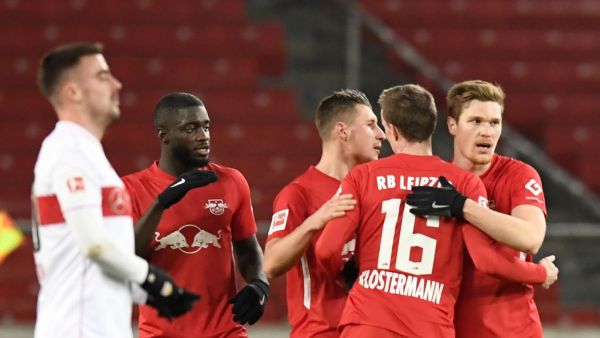 لايبتزيش يقتنص الصدارة