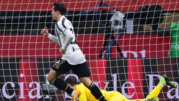 كييزا يقود يوفنتوس للفوز