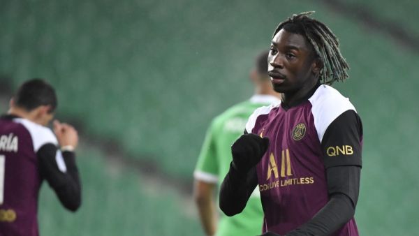 كين يحتفل بهدفه