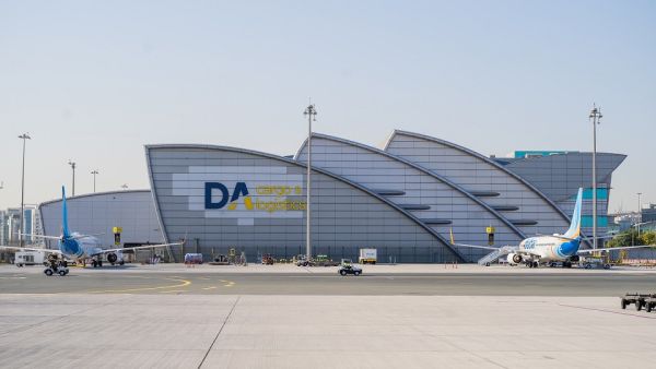 دبي تطلق مبادرة عالمية لنقل لقاحات "كوفيد-19" إلى البلدان النامية