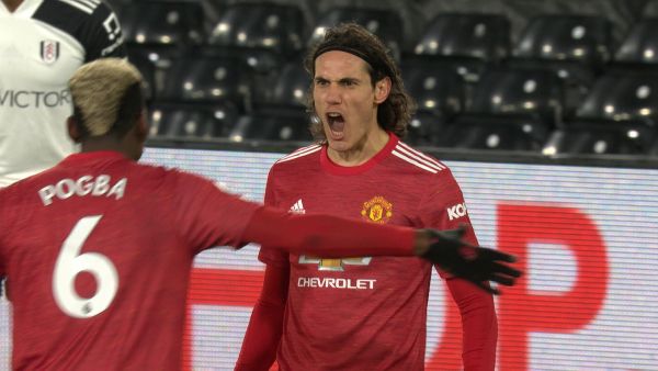 كافاني يحتفل بهدفه