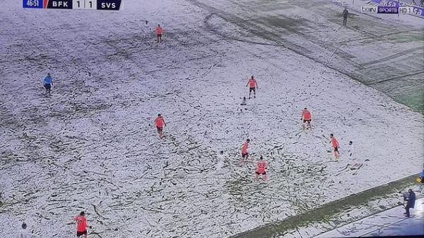 Players for Turkish side Sivasspor became almost invisible in match vs Istanbul Basaksehir. (Twitter)