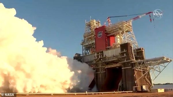 The Space Launch System will carry the Orion spacecraft back to the moon at 24,500mph. (NASA)