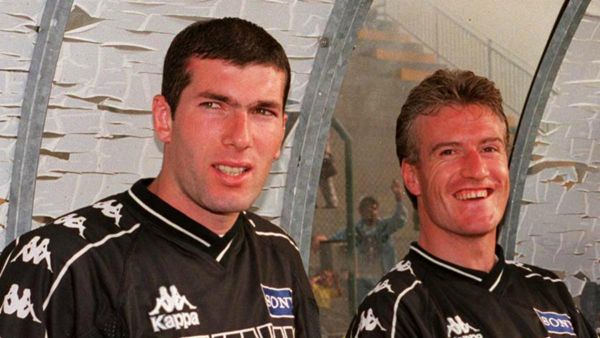 صورة أرشيفية لديشامب وزيدان حينما كانا في صفوف يوفنتوس