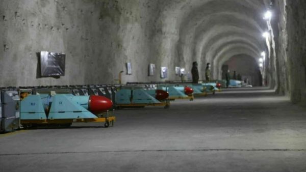 قاعدة صواريخ بحرية تحت الأرض على ساحل الخليج 