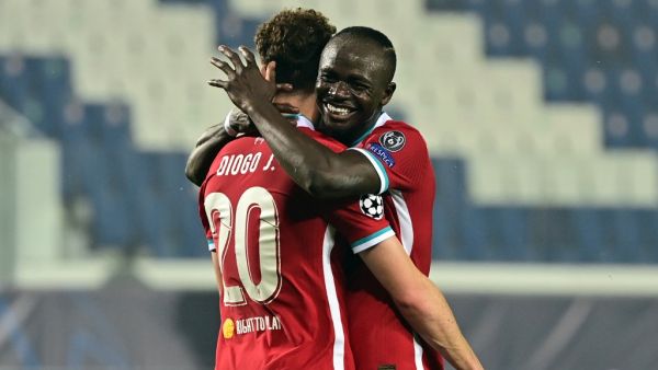 Alarm bells already ringing got even louder after Thursday’s loss vs Burnley, leaving the Reds somewhat desperate before playing the Red Devils again (Photo: AFP)
