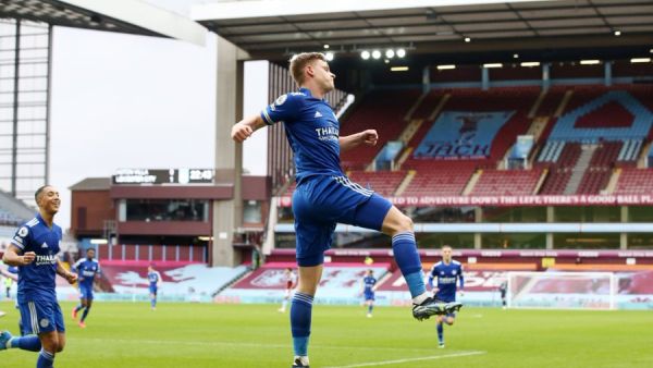 بارنز يحتفل بهدفه الحاسم