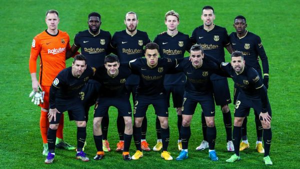 برشلونة إلى المربع الذهبي