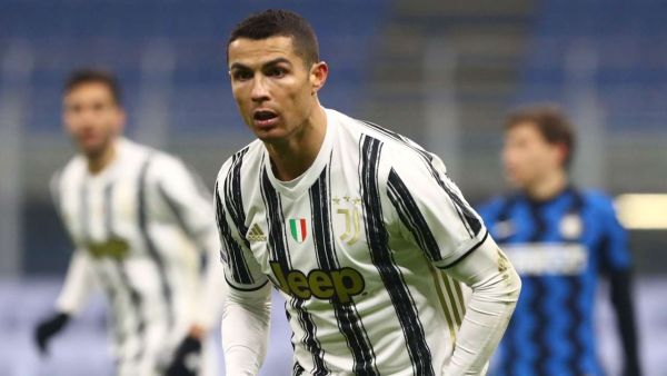 رونالدو يقود يوفنتوس للفوز