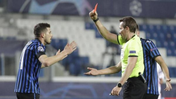 الحكم يطرد فرويلر بعد 17 دقيقة على بداية اللقاء