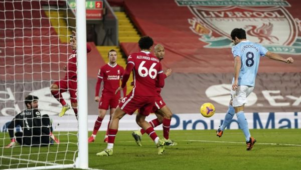 ليفربول يسقط على أرضه