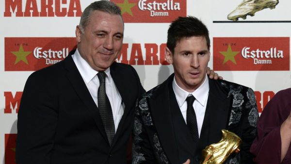 صورة أرشيفية لميسي وستويتشكوف