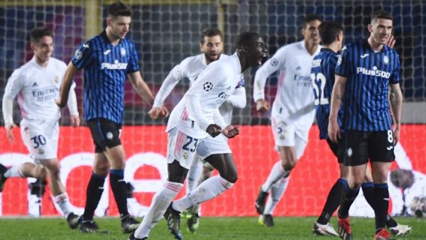 ميندي يحتفل بهدفه المميز في شباك أتالانتا