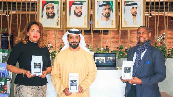 داعم القضايا الإنسانية وعضو قاعة مشاهير الرابطة الوطنية لكرة السلة الأمريكية ديكمبي موتومبو ينضم إلى مركز القهوة التابع لمركز دبي للسلع المتعددة