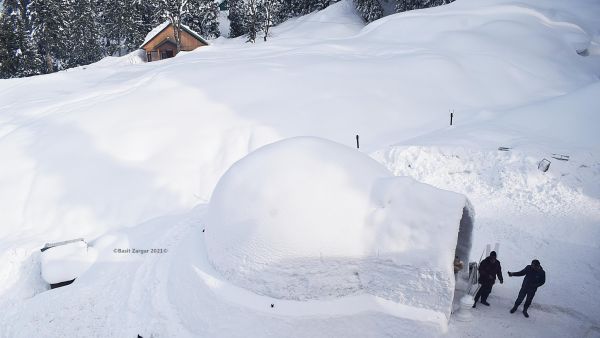 Igloo Cafe attracts tourists in conflict-hit Kashmir. (Twitter)
