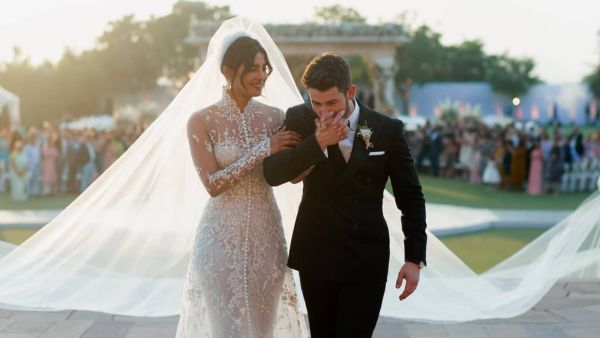 Priyanka Chopra Who?! Video of Nick Jonas's Emirati Wife Goes Viral.. Watch