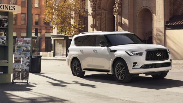 Envision the Infiniti QX80 luxury SUV on Kuwait Roads 