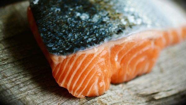 سمك سلمون مشوي 