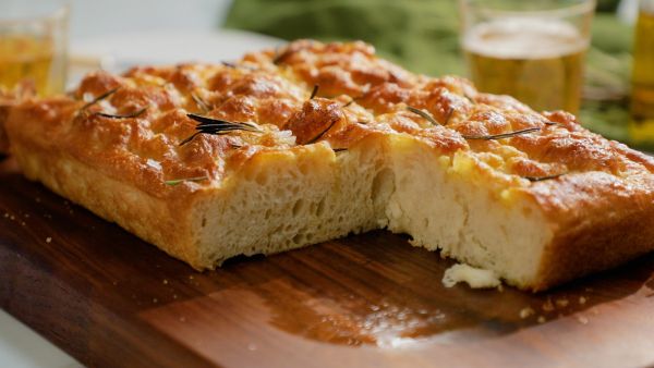 خبز الفوكاشيا الإيطالي 