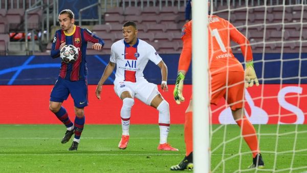 The Paris Saint-Germain forward destroyed Barcelona with three goals in Tuesday's round-of-16 clash (Photo: AFP)