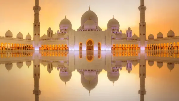 Sheikh Zayed Grand Mosque at dusk, Abu-Dhabi, UAE  (Shutterstock)	