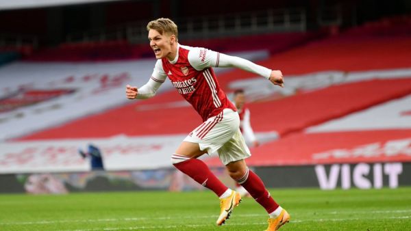 أوديغارد يحتفل بهدفه