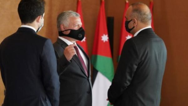استقالة الوزير معن القطامين بعد ساعات من ادائه القسم