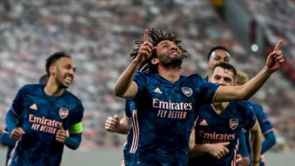 النني يحتفل بهدفه الجميل